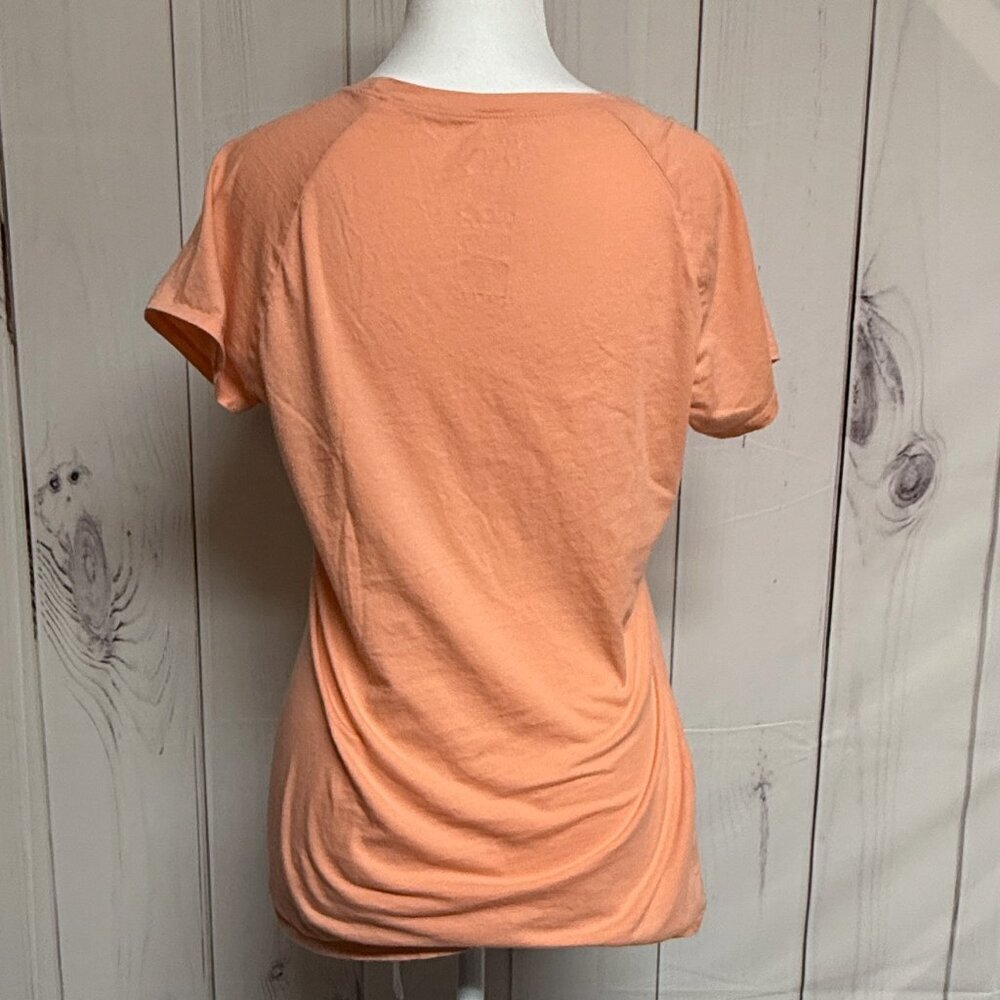 The North Face Women's Slim Fit T-Shirt M Orange Mountain Graphic EUC - Picture 2 of 9